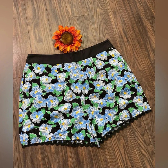 🦋B2G1🦋UNIQUE VINTAGE Blue Retro Floral Scalloped High Waisted Shorts NWOT - Picture 2 of 8